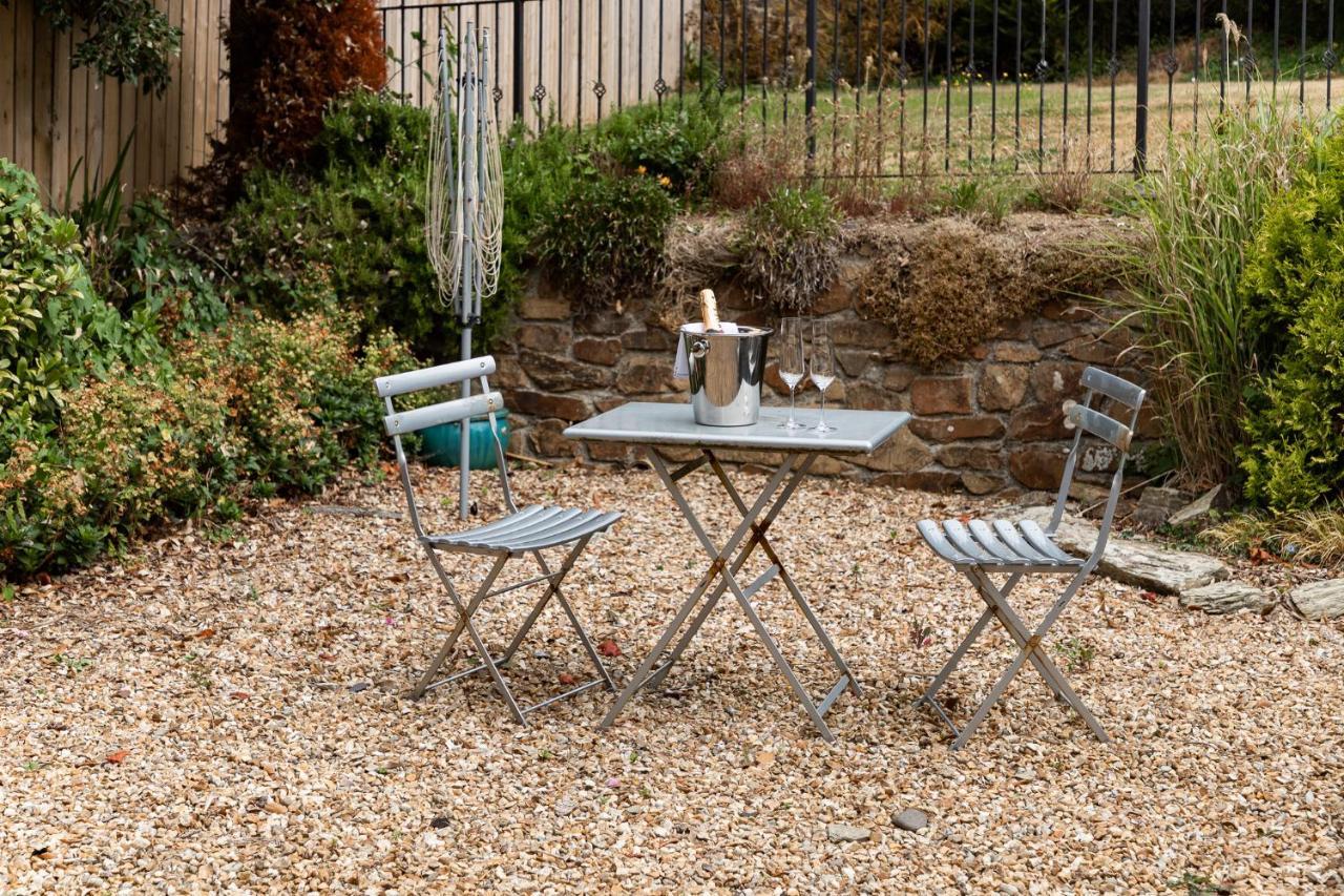 Chatsworth Riverscape: Gannel View Apartment Near Newquay Beaches Exterior photo